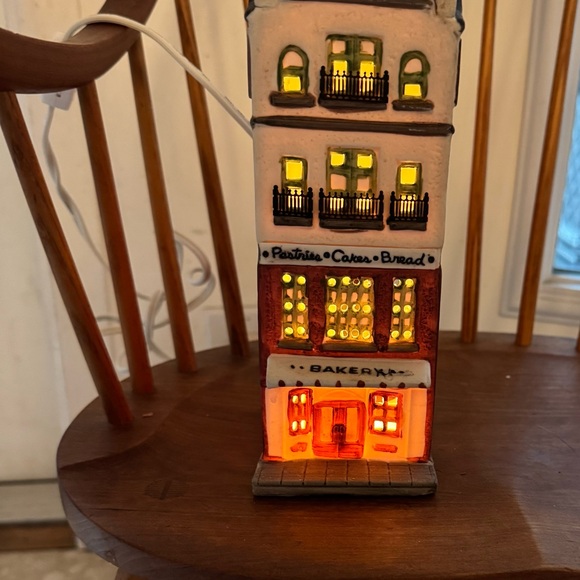 Christmas in the City. Dept. 56 Decor Bakery porcelain Brownstone. VINTAGE. EUC - Picture 4 of 16